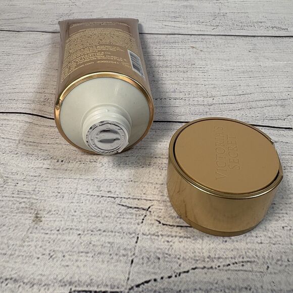 Victoria’s Secret Gilded Vanilla Fragrance Lotion 8 fl oz New Sealed - Picture 4 of 4